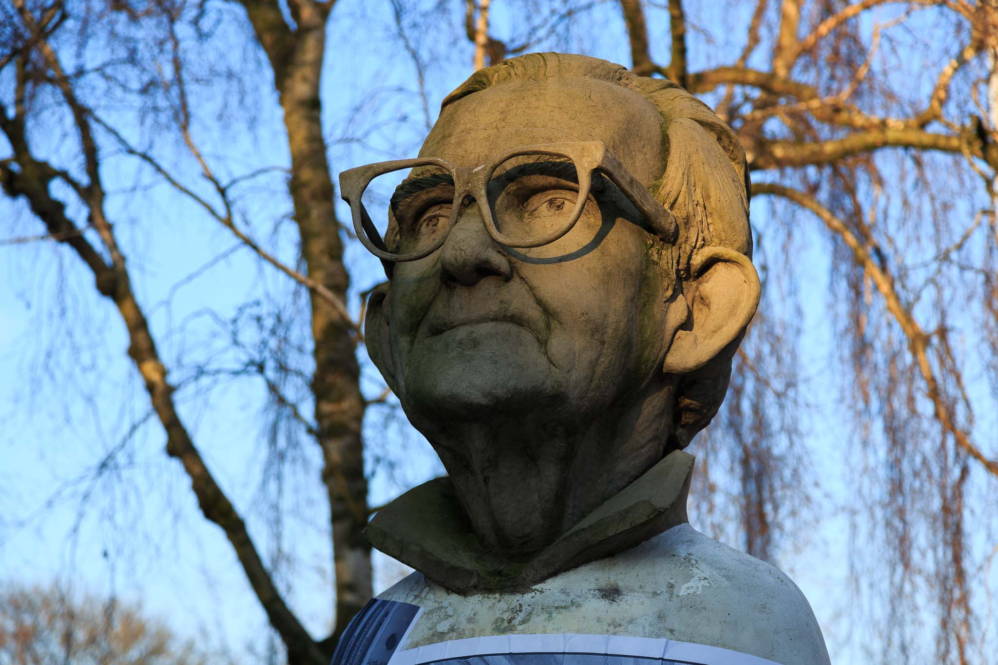 Paul Wulf Skuptur am Servatiiplatz