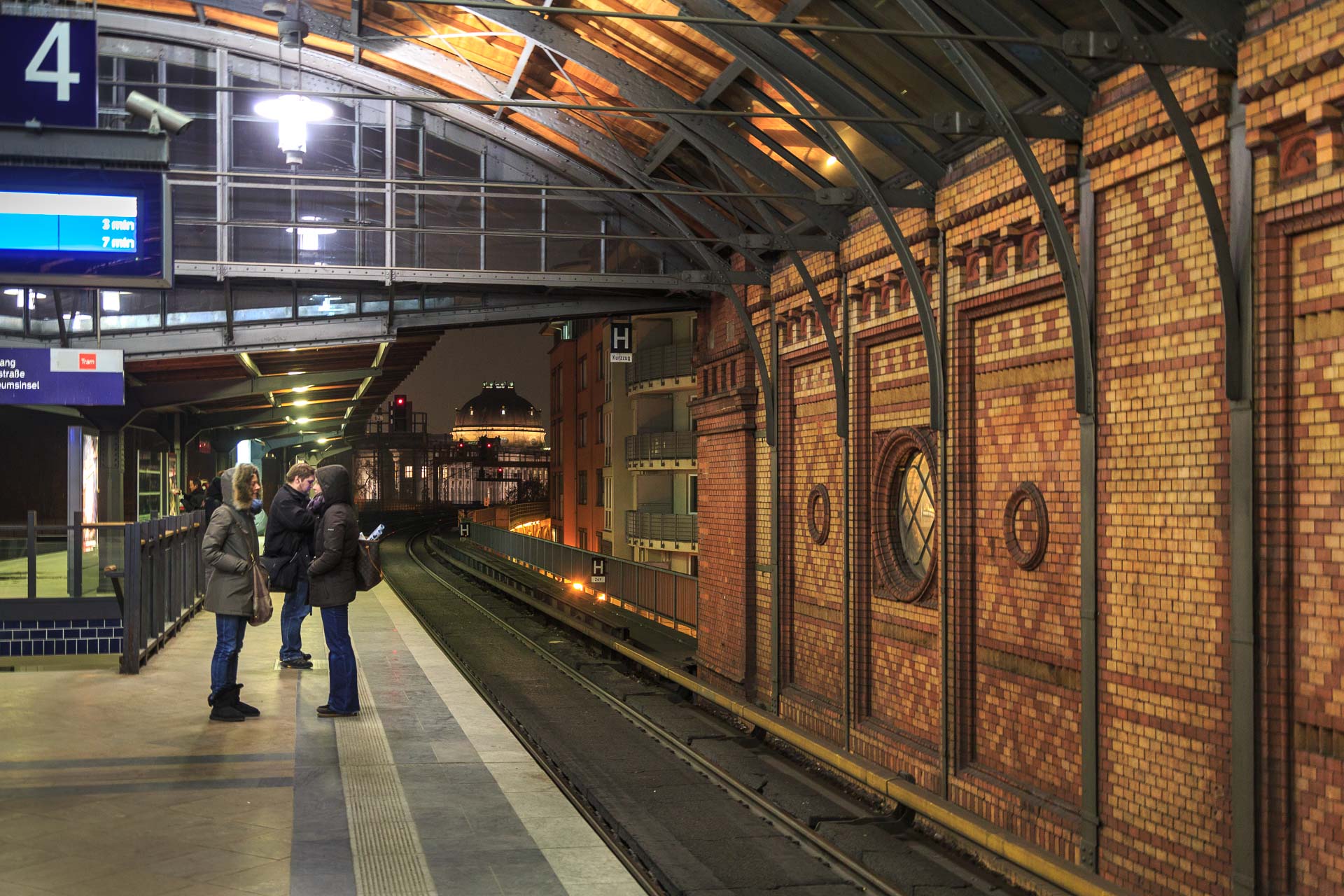 Bahnhof Hackescher Markt