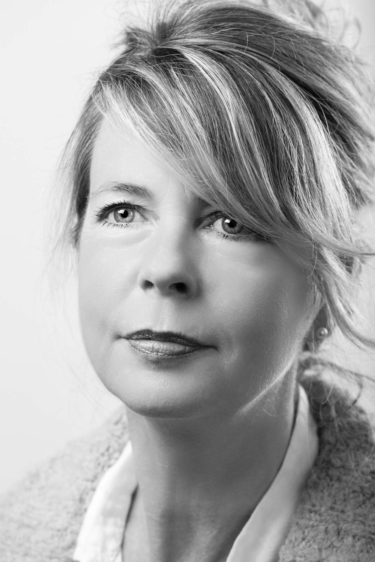 VHS130422 6716 CS6 PP RAD Lights On